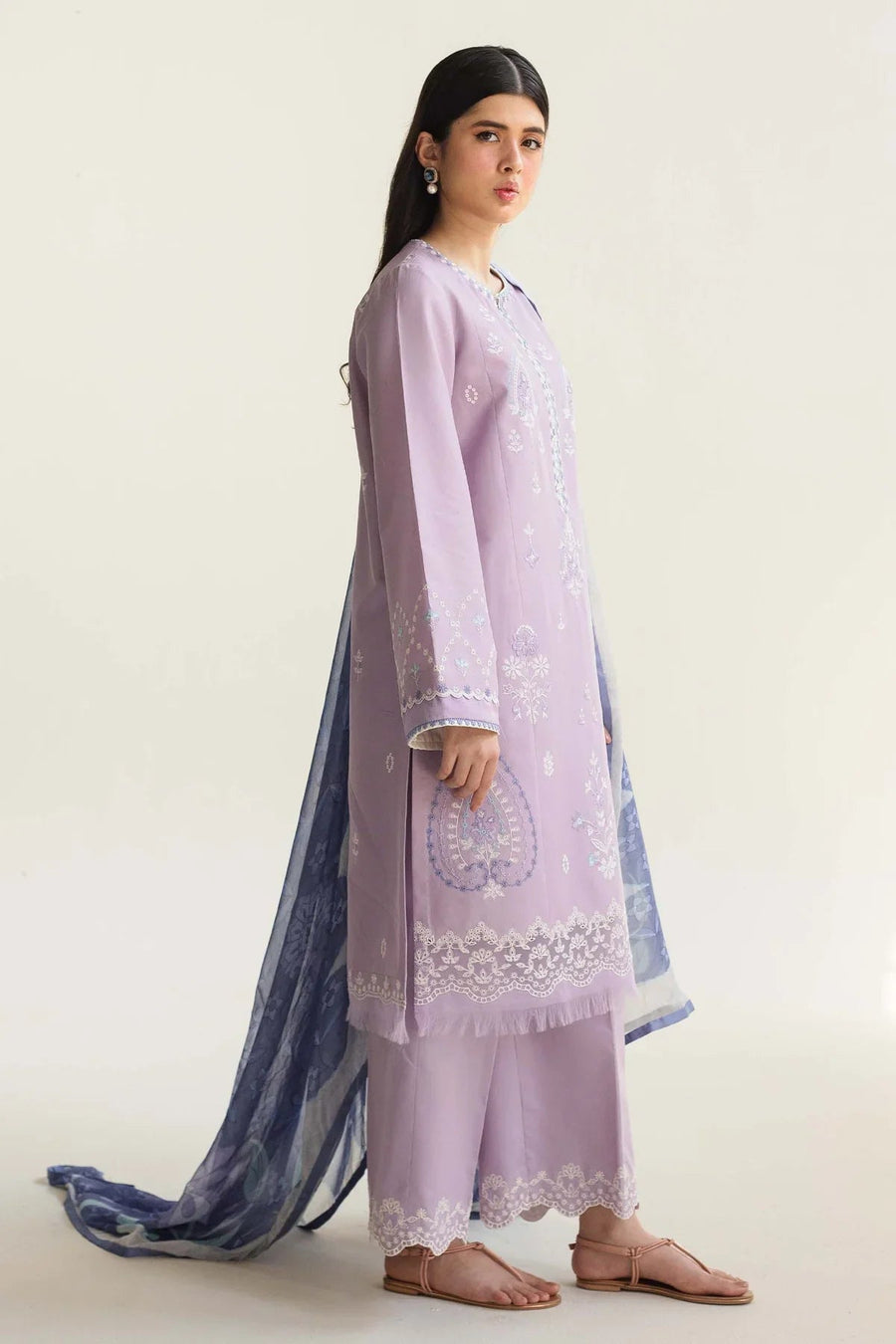 5425 ZARA SHAHJHAN LAWN