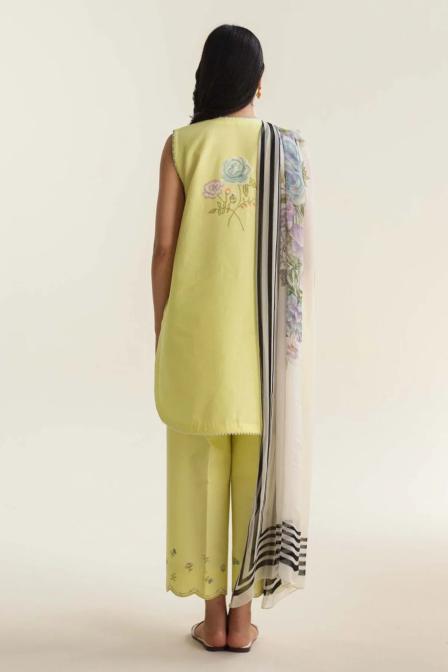 5426 ZARA SHAHJAHAN lawn